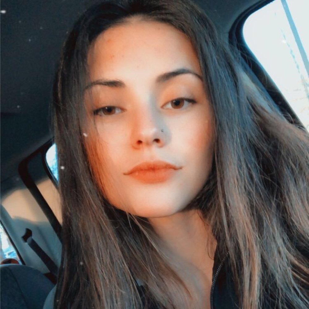 hello beauties🥰 my name is madeline